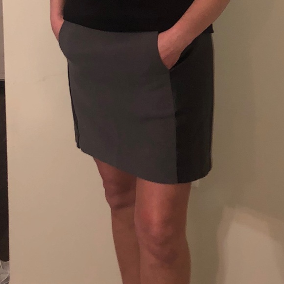 Kensie | leather paneled mini skirt size 6 - Picture 3 of 5